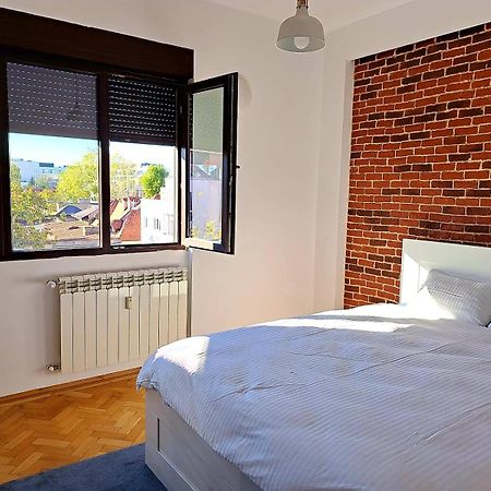 Classy Apartment With Parking In The City Center Бухарест Экстерьер фото