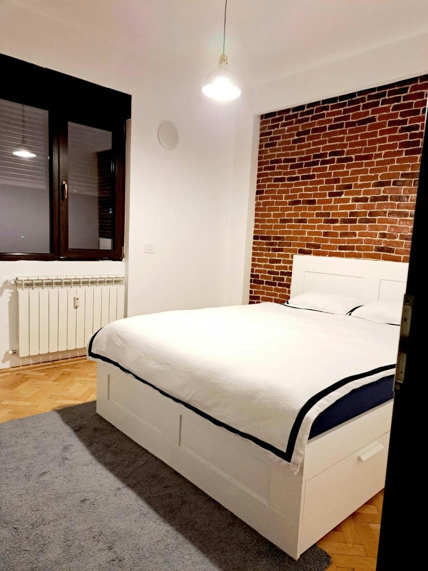 Classy Apartment With Parking In The City Center Бухарест Экстерьер фото